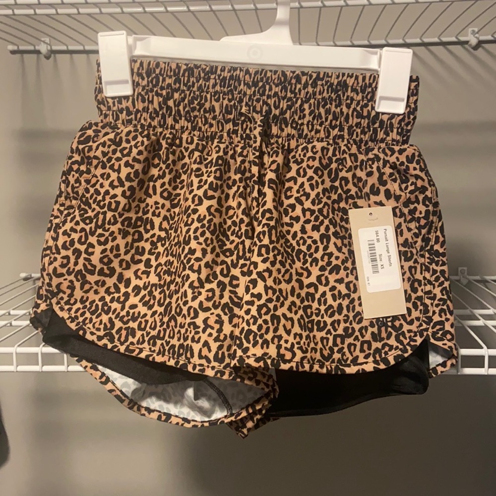 NWT * Albion Cheetah Print Pursuit Short with Black Spandex Liner in Size XS